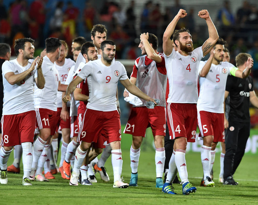 欧洲俱乐部争霸赛，挑战和机遇并存(欧洲俱乐部冠军联赛,共15个俱乐部)